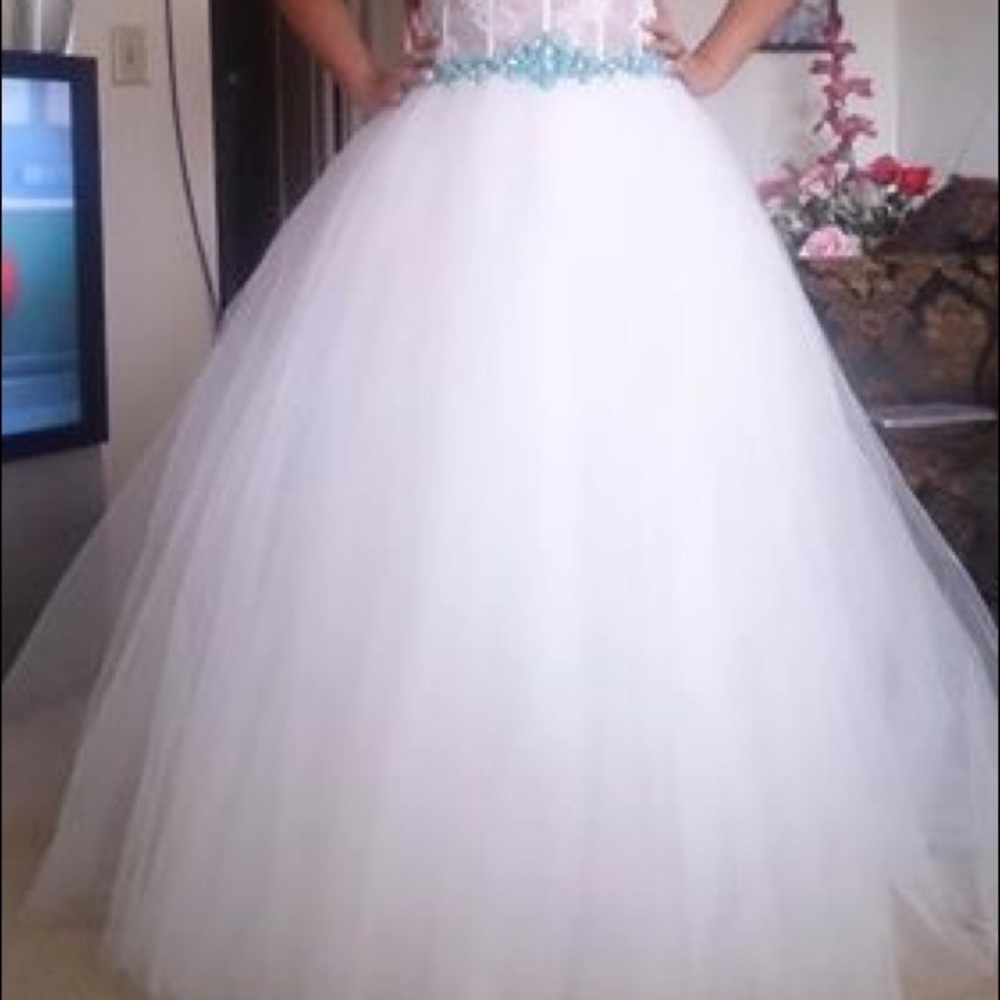 Prom dress - Picture 4 of 4